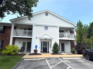 905 Hanna Place Court C, Manchester, MO 63021