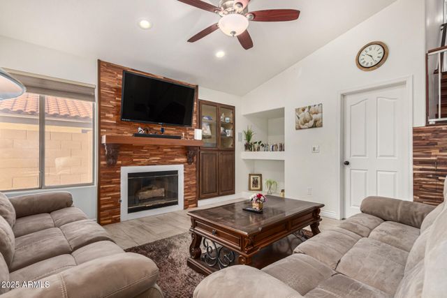 479 W DOUGLAS Avenue, Gilbert, AZ 85233