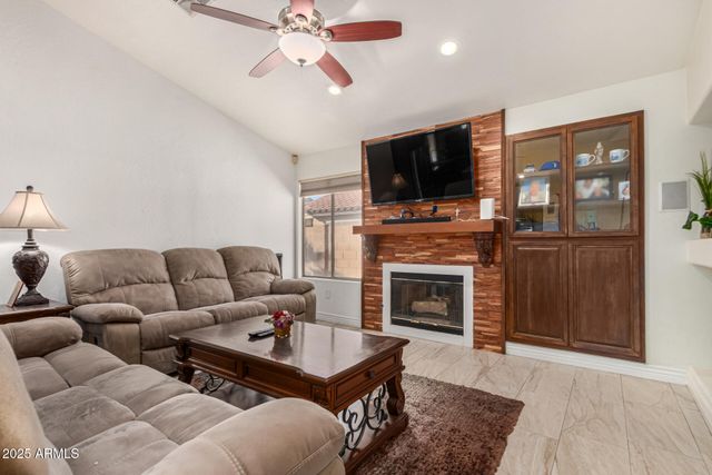 479 W DOUGLAS Avenue, Gilbert, AZ 85233