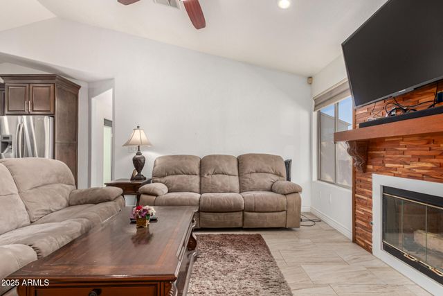 479 W DOUGLAS Avenue, Gilbert, AZ 85233