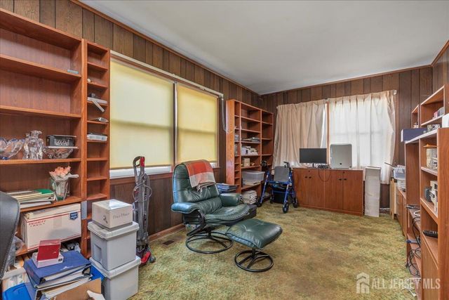 12 Lake Avenue, Franklin, NJ 08873