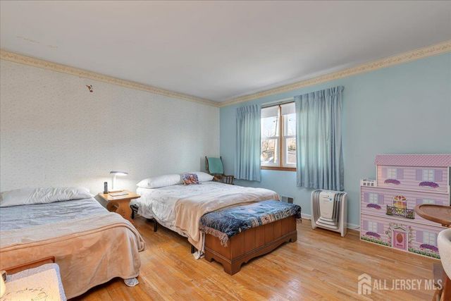 12 Lake Avenue, Franklin, NJ 08873