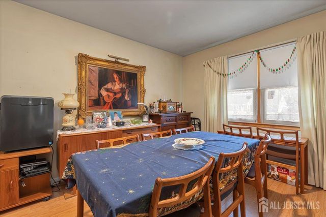 12 Lake Avenue, Franklin, NJ 08873