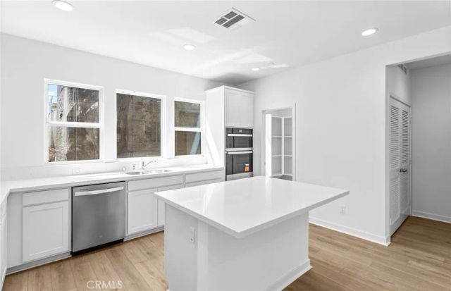 108 Pickwick Lane Court, Burbank, CA 91506