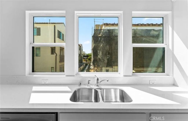 108 Pickwick Lane Court, Burbank, CA 91506