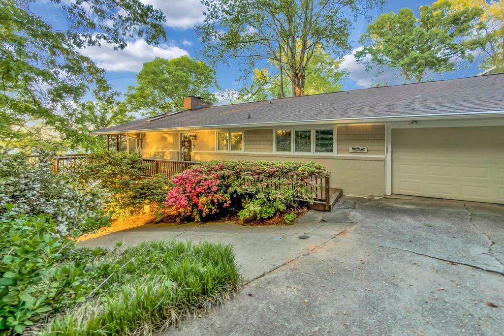 132 Lake Bowen Drive, Inman, SC 29349
