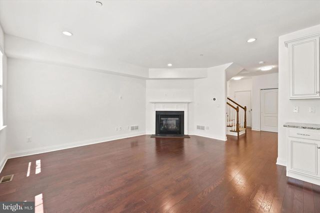 3541 MUIRWOOD DR, Newtown Square, PA 19073