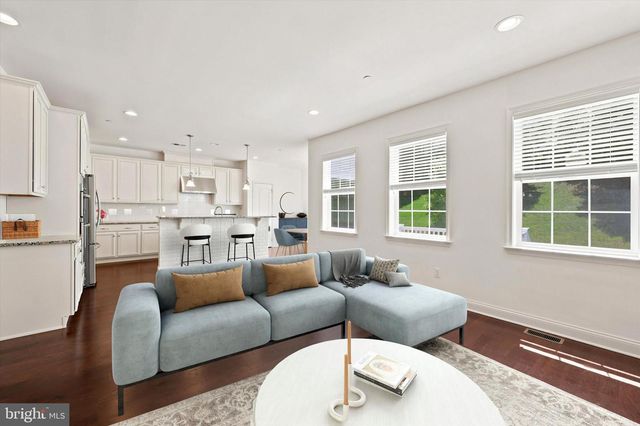 3541 MUIRWOOD DR, Newtown Square, PA 19073