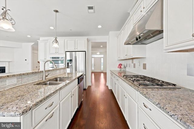 3541 MUIRWOOD DR, Newtown Square, PA 19073