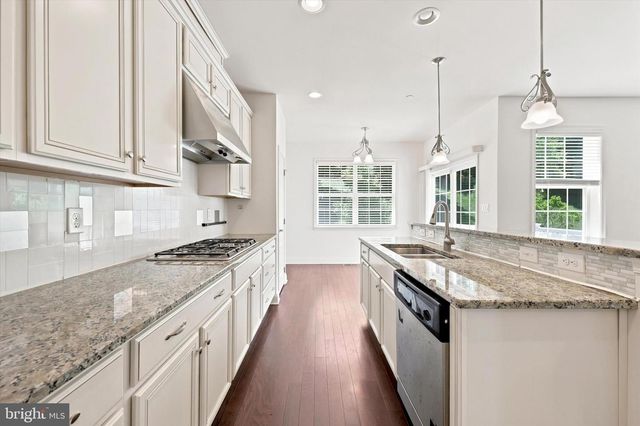 3541 MUIRWOOD DR, Newtown Square, PA 19073