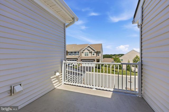 3541 MUIRWOOD DR, Newtown Square, PA 19073