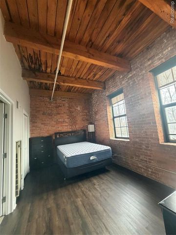 6533 E Jefferson Avenue 221W, Detroit, MI 48207