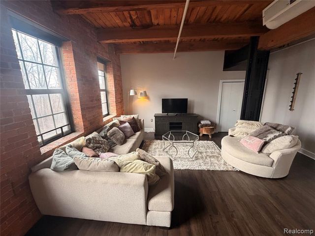 6533 E Jefferson Avenue 221W, Detroit, MI 48207