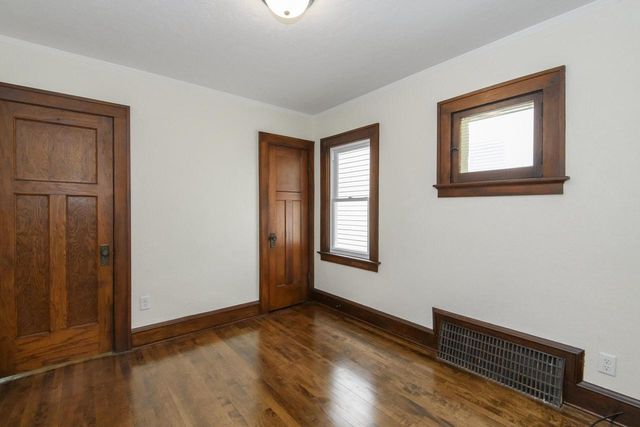 3226 N Newhall STREET, Milwaukee, WI 53211