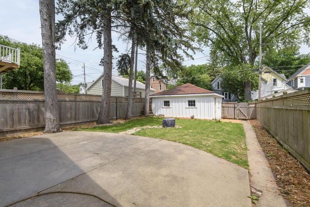 3226 N Newhall STREET, Milwaukee, WI 53211