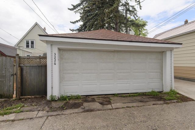 3226 N Newhall STREET, Milwaukee, WI 53211