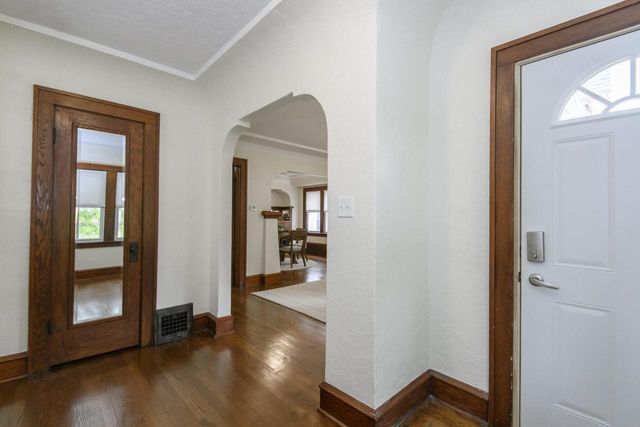 3226 N Newhall STREET, Milwaukee, WI 53211