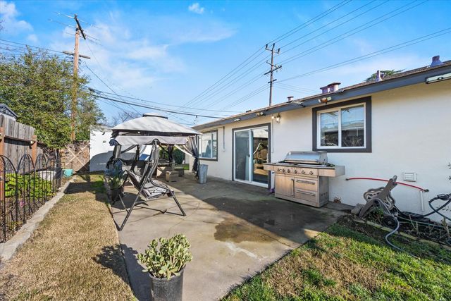 2329 Edison Ave, Sacramento, CA 95821