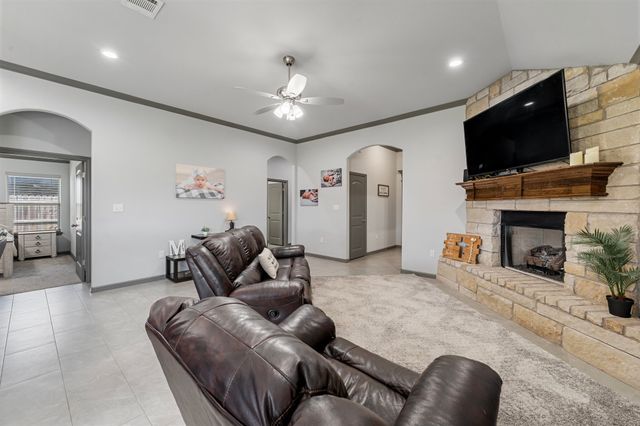 3304 Main Street, Granbury, TX 76049