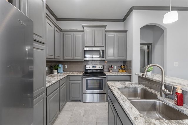 3304 Main Street, Granbury, TX 76049