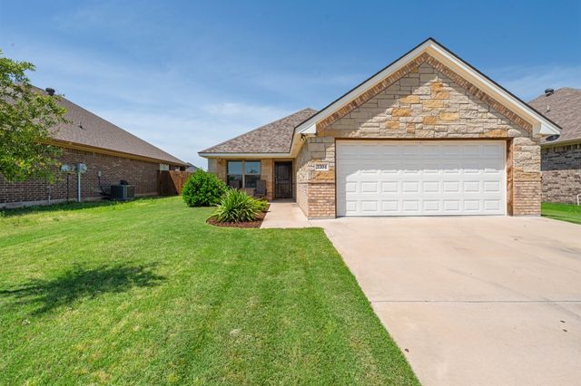3304 Main Street, Granbury, TX 76049