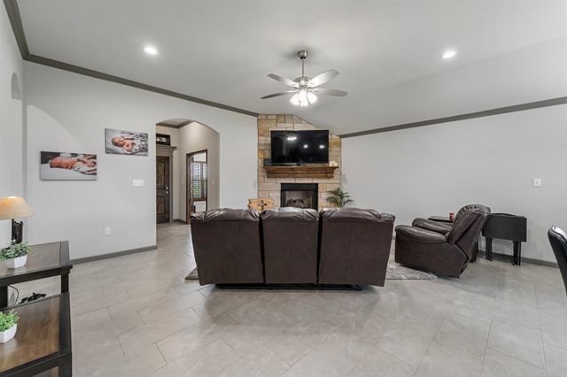 3304 Main Street, Granbury, TX 76049