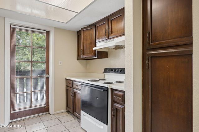 1927 E HAMPTON Avenue 216, Mesa, AZ 85204