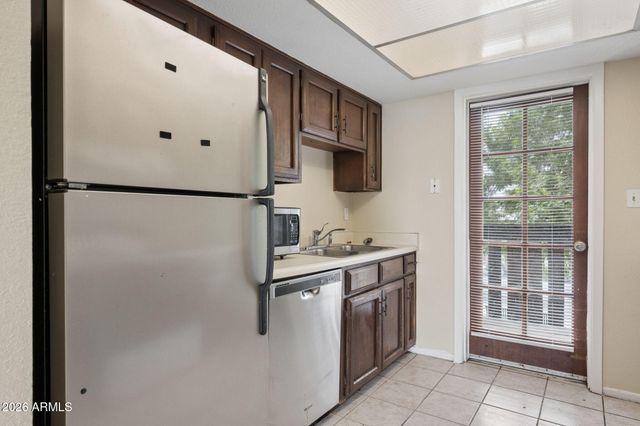 1927 E HAMPTON Avenue 216, Mesa, AZ 85204