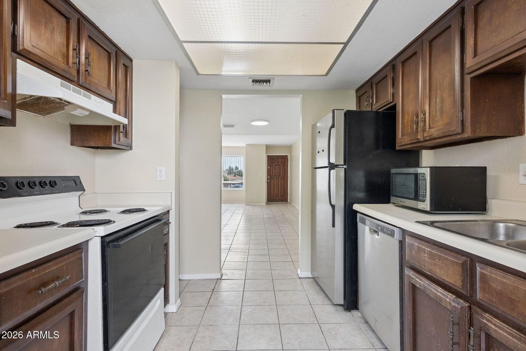 1927 E HAMPTON Avenue 216, Mesa, AZ 85204