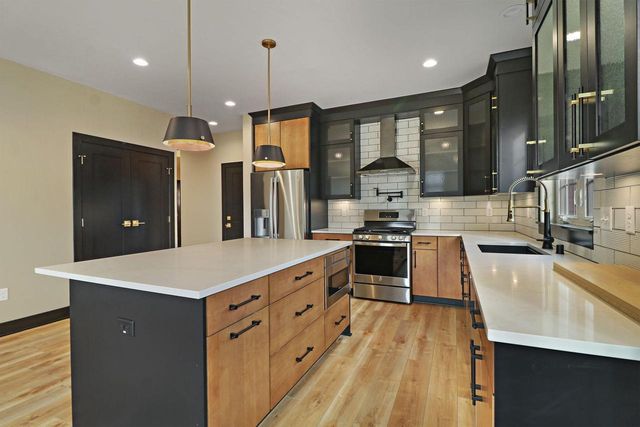 4751 98th STREET, Pleasant Prairie, WI 53158