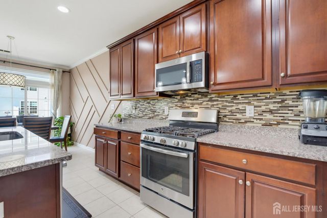 16 Morris Lane, Cranbury, NJ 08512