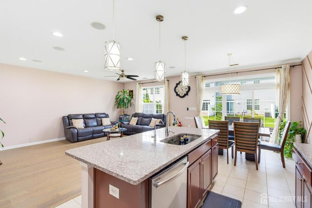 16 Morris Lane, Cranbury, NJ 08512