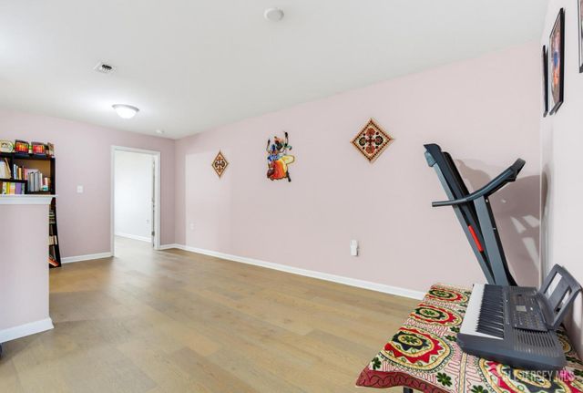 16 Morris Lane, Cranbury, NJ 08512