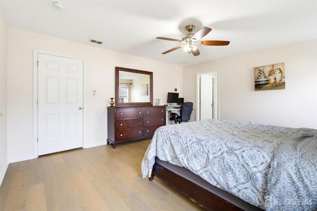 16 Morris Lane, Cranbury, NJ 08512