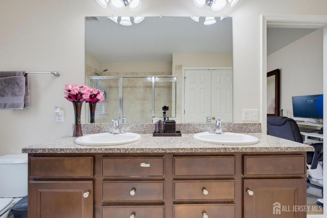 16 Morris Lane, Cranbury, NJ 08512