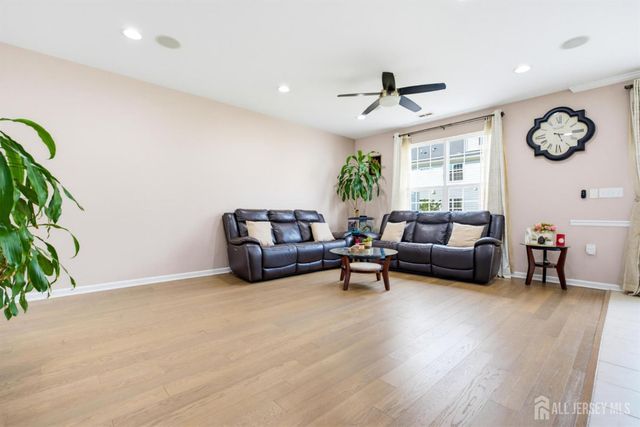 16 Morris Lane, Cranbury, NJ 08512