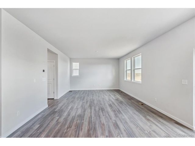 4550 Blue Grama Dr, Dacono, CO 80514