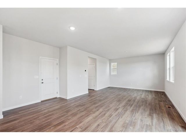 4550 Blue Grama Dr, Dacono, CO 80514