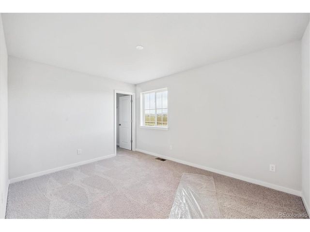 4550 Blue Grama Dr, Dacono, CO 80514