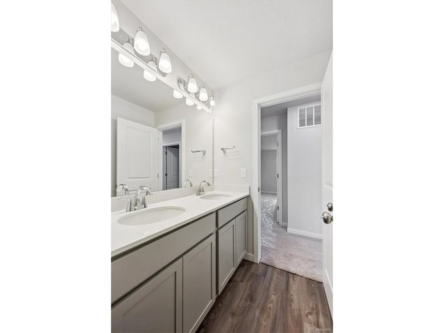 4550 Blue Grama Dr, Dacono, CO 80514