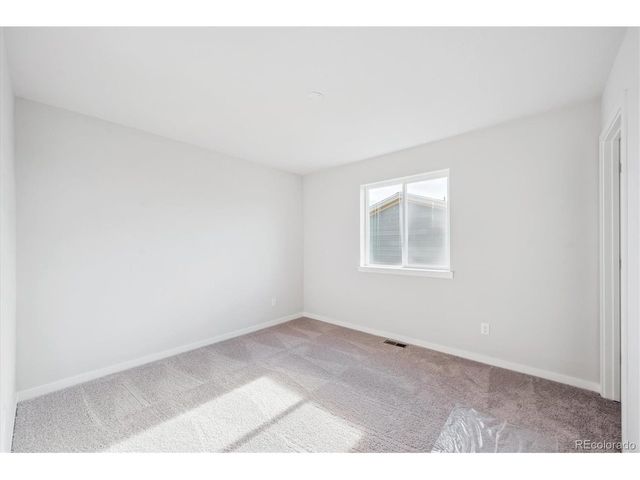 4550 Blue Grama Dr, Dacono, CO 80514