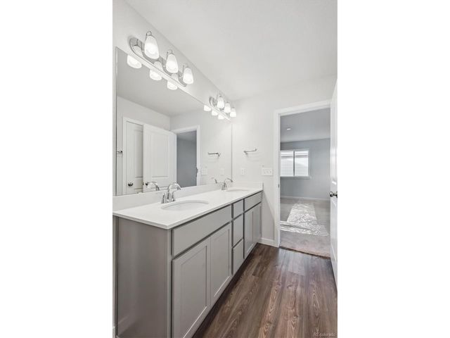 4550 Blue Grama Dr, Dacono, CO 80514