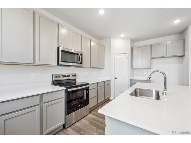 4550 Blue Grama Dr, Dacono, CO 80514