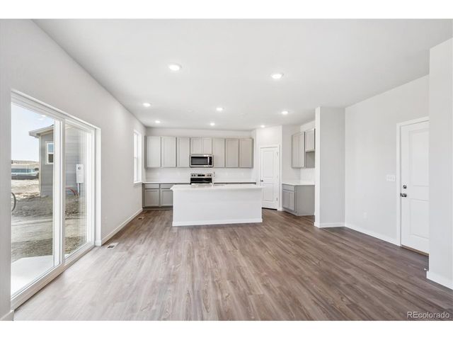 4550 Blue Grama Dr, Dacono, CO 80514