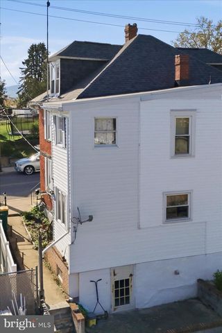 408 FAIRVIEW AVE, Waynesboro, PA 17268
