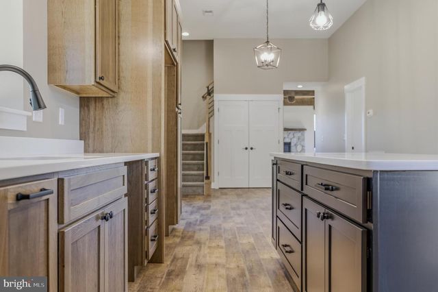 237 FOGGY BOTTOM LN, Berkeley Springs, WV 25411