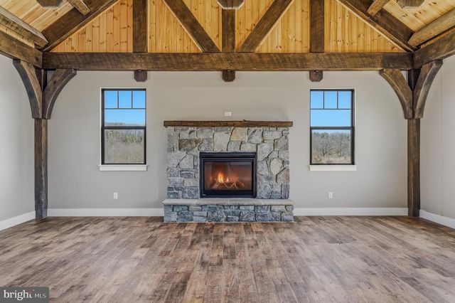 237 FOGGY BOTTOM LN, Berkeley Springs, WV 25411