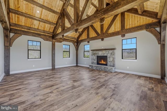 237 FOGGY BOTTOM LN, Berkeley Springs, WV 25411