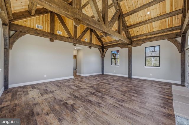 237 FOGGY BOTTOM LN, Berkeley Springs, WV 25411