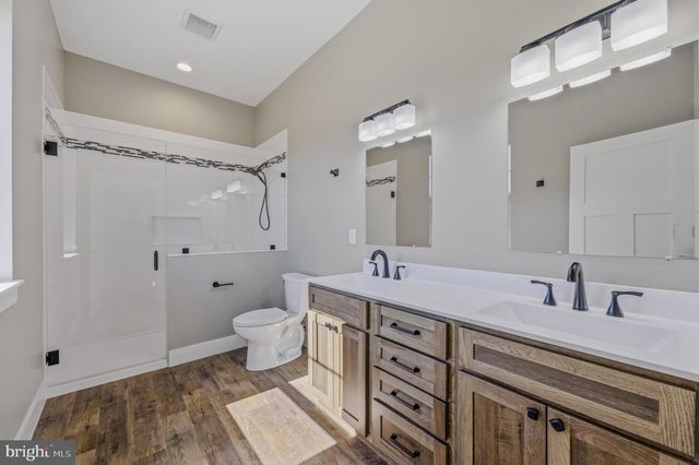 237 FOGGY BOTTOM LN, Berkeley Springs, WV 25411